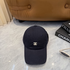 [CHANEL] Новая бейсболка с лаконичной 