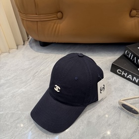 [CHANEL] Новая бейсболка с лаконичной 