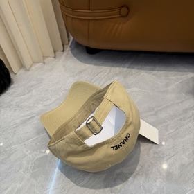 [CHANEL] Новая бейсболка с лаконичной 