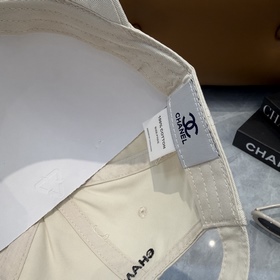 [CHANEL] Новая бейсболка с лаконичной 