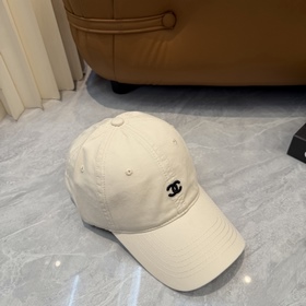 [CHANEL] Новая бейсболка с лаконичной 