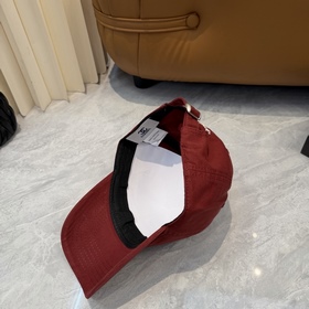 [CHANEL] Новая бейсболка с лаконичной 
