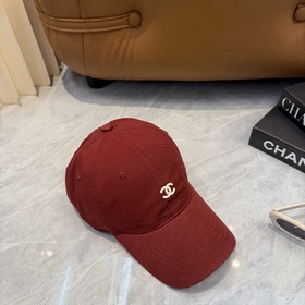 [CHANEL] Новая бейсболка с лаконичной 