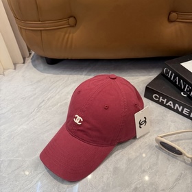 [CHANEL] Новая бейсболка с лаконичной 