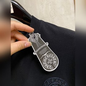 Кросин — модная и лаконичная футболка 