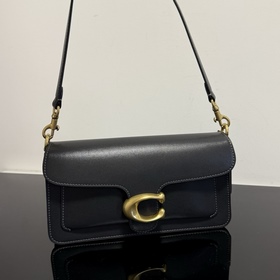 COACH — модель высшей линейки в полной