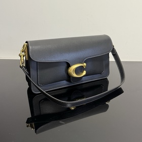 COACH — модель высшей линейки в полной