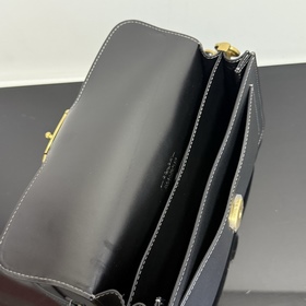 COACH — модель высшей линейки в полной