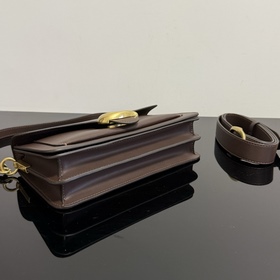 COACH — модель высшей серии в полной ф
