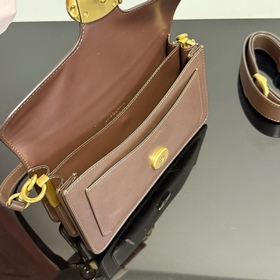 COACH — модель высшей серии в полной ф