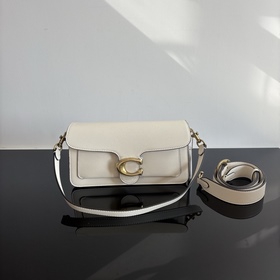 COACH — модель высшей линейки в полной