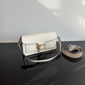 COACH — модель высшей линейки в полной