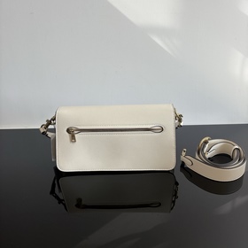 COACH — модель высшей линейки в полной