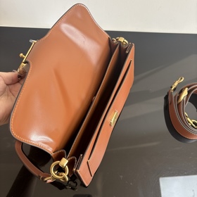 COACH — модель высшей линейки в полной