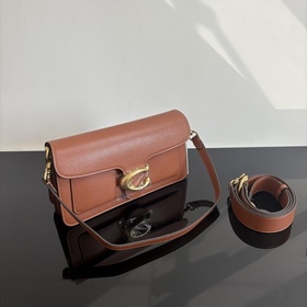 COACH — модель высшей линейки в полной