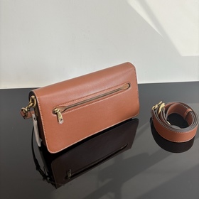 COACH — модель высшей линейки в полной