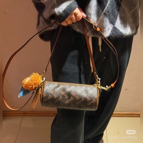 COACH — модель высшей линейки в полной