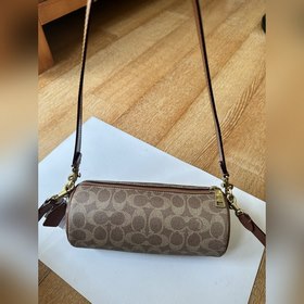 COACH — модель высшей линейки в полной