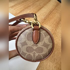 COACH — модель высшей линейки в полной