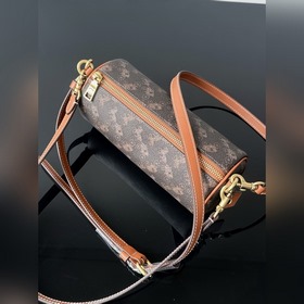 COACH — модель высшей линейки в полной