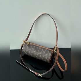 COACH — модель высшей линейки в полной