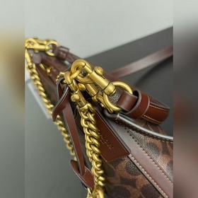 Модель COACH высшей серии в полной фир