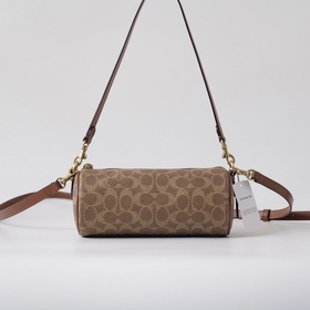 COACH — модель высшей линейки в полной