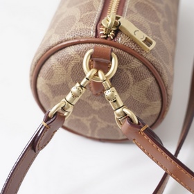 COACH — модель высшей линейки в полной