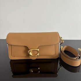 COACH — модель высшей линейки в полной