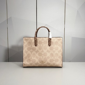 Модель COACH высшей серии в полной фир