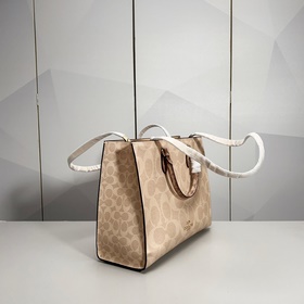 Модель COACH высшей серии в полной фир
