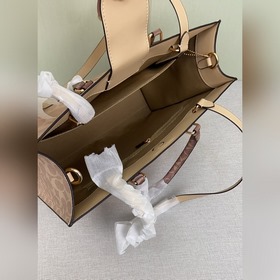 Модель COACH высшей серии в полной фир