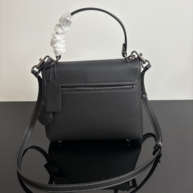 COACH — модель высшей серии в полной ф