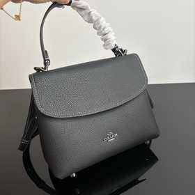 COACH — модель высшей серии в полной ф