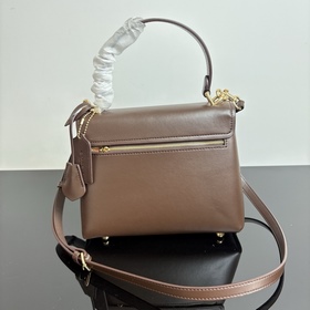 COACH — модель высшей серии в полной ф