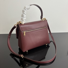 COACH — модель высшей серии в полной ф
