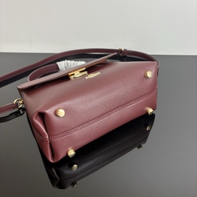 COACH — модель высшей серии в полной ф