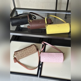 COACH — модель высшей линейки в полной