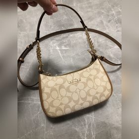 COACH в топовой версии, в полной фирме