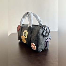 COACH — модель высшей серии в полной ф