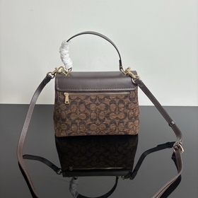 COACH — модель высшей серии в полной ф