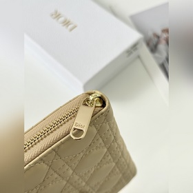 Новинка от Dior. Размеры бантика： 19,5