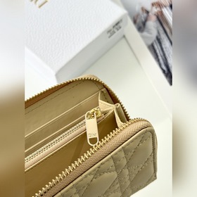 Новинка от Dior. Размеры бантика： 19,5