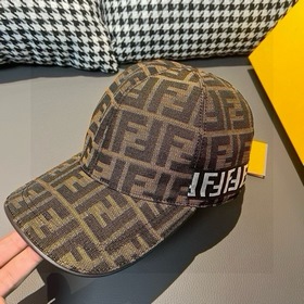 Новая бейсболка Fendi (Фенди) с оригин