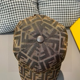 Новая бейсболка Fendi (Фенди) с оригин