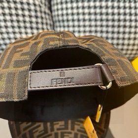 Новая бейсболка Fendi (Фенди) с оригин