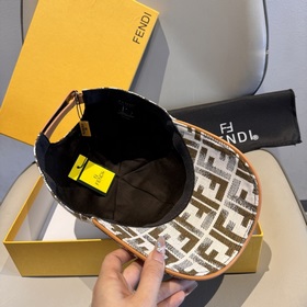 Новая бейсболка Fendi (Фенди) из ориги
