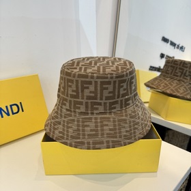 FENDI： Кепка-рыбацкая шапка из коллекц