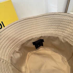 FENDI： Кепка-рыбацкая шапка из коллекц