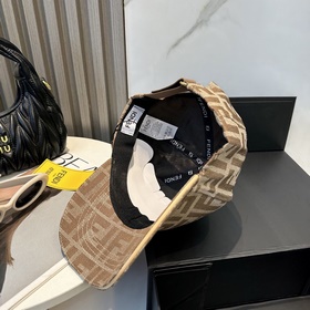 FENDI： бейсболка из коллекции с класси